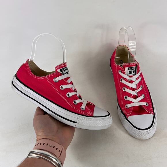 Converse chuck Taylor all star women’s size 6 hot pink white classic low shoes - Picture 1 of 12